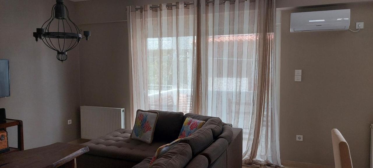 Momenti Felici Apartamento Loútsa Exterior foto