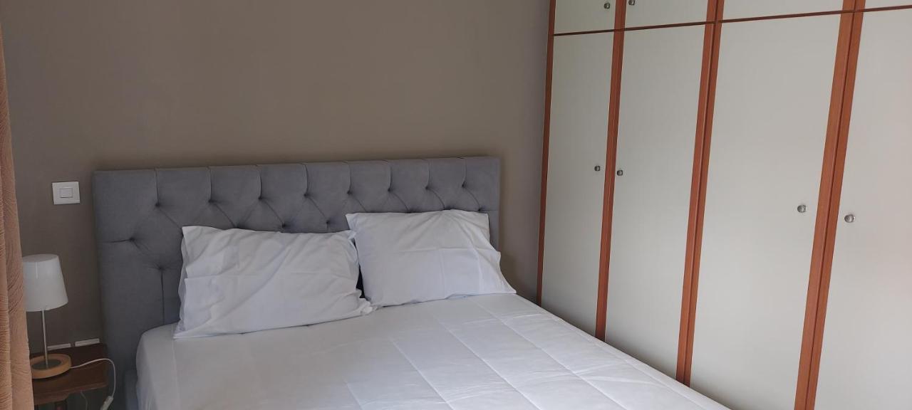 Momenti Felici Apartamento Loútsa Exterior foto