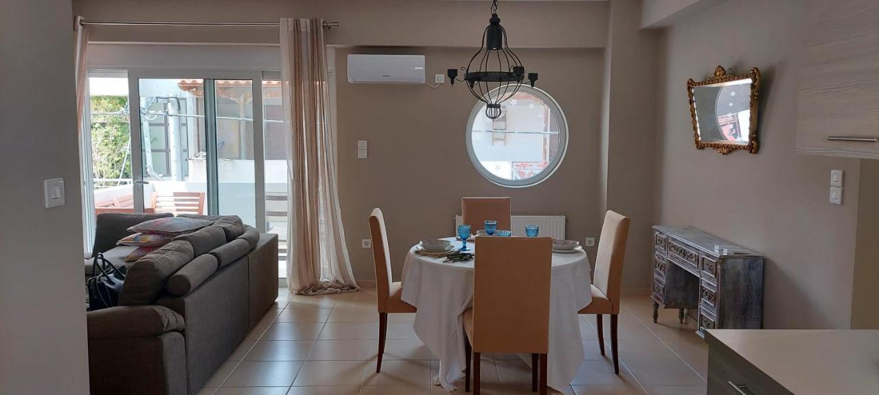 Momenti Felici Apartamento Loútsa Exterior foto