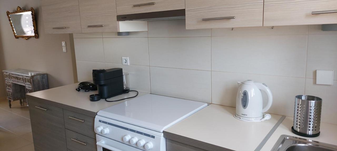 Momenti Felici Apartamento Loútsa Exterior foto